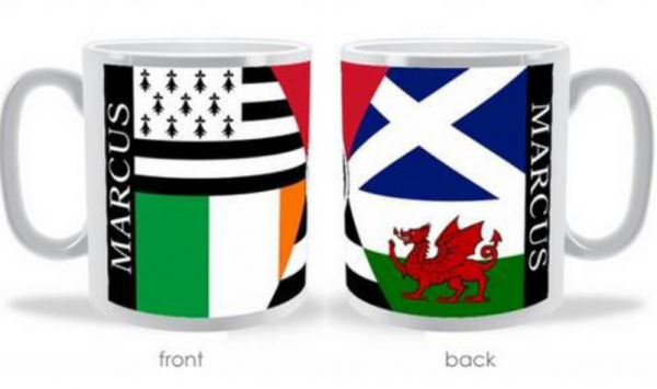 Mug dengan desain bendera yang melambangkan persatuan